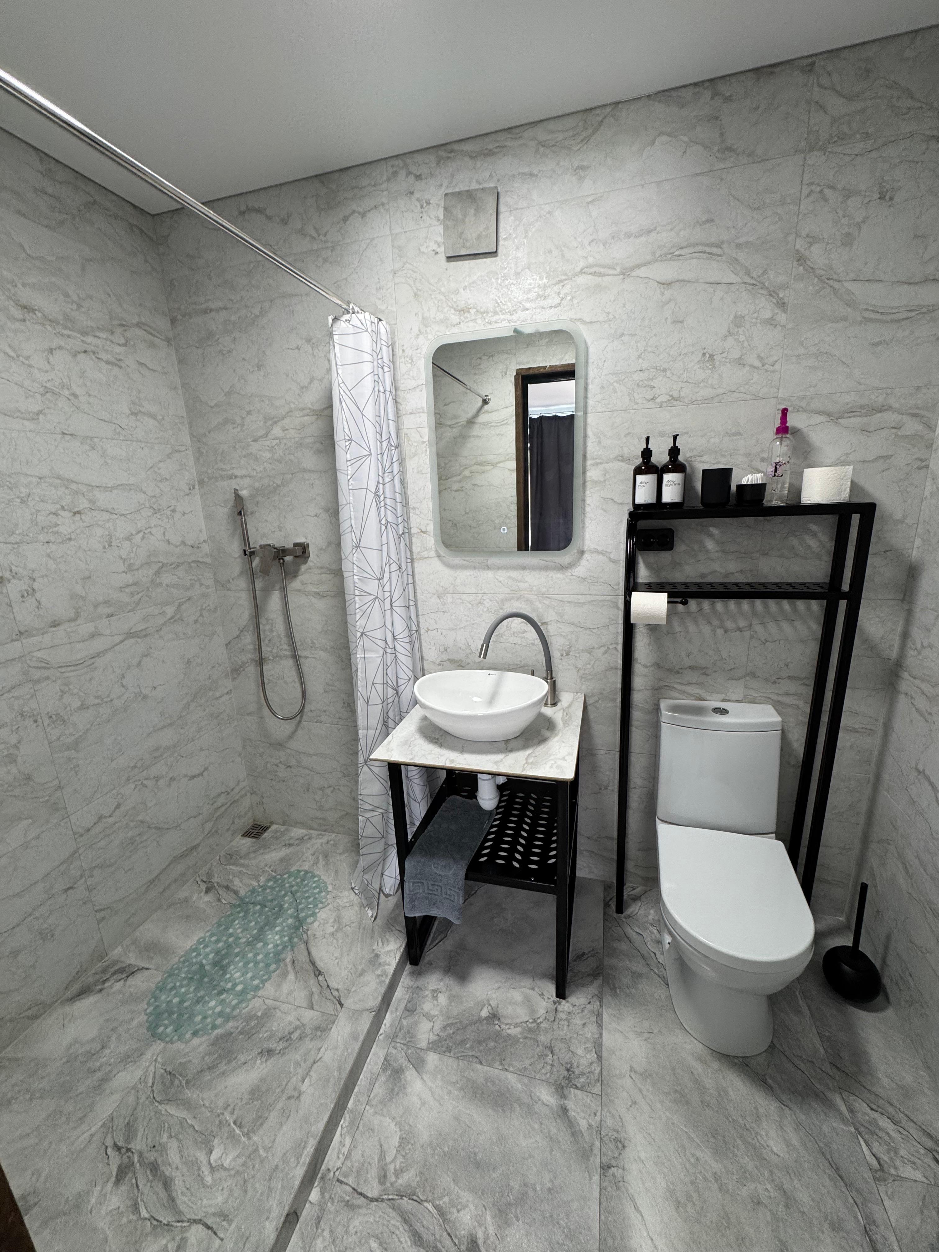 номер лофт - ванная комната